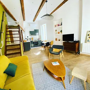 https://joli-petit-loft-rnov-entre-la-timone-et-le-vieux-port.fr-provencehotel.com